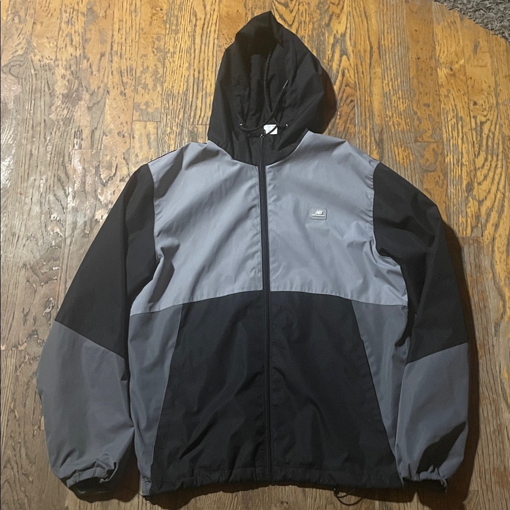 New Balance Black and Gray Windbreaker Lightweight Sporty Design
